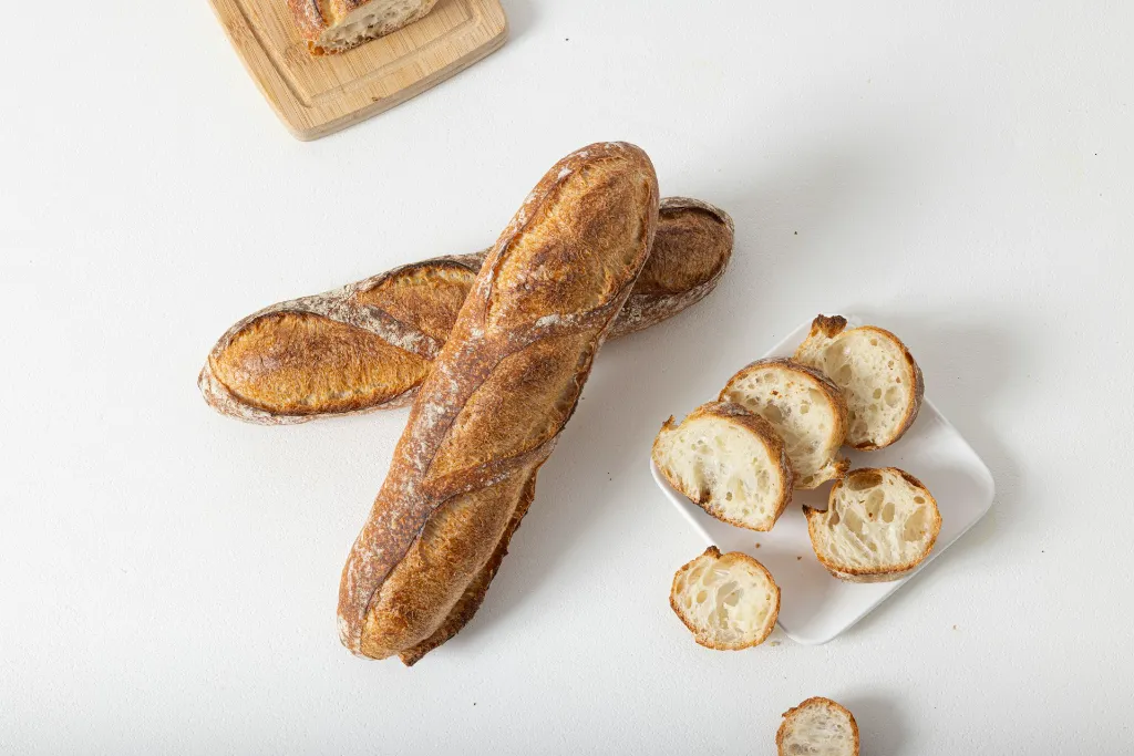 unsplash_0R9FYtO7ILI_crusty baguette.webp
